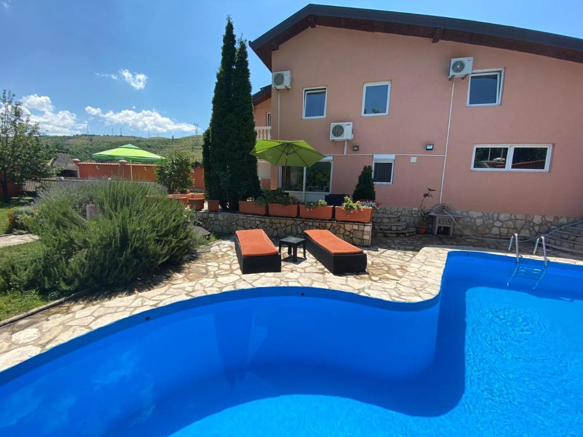 Private Riverside Villa Silvia Mostar Exterior foto