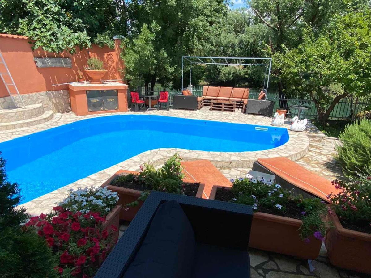 Private Riverside Villa Silvia Mostar Exterior foto