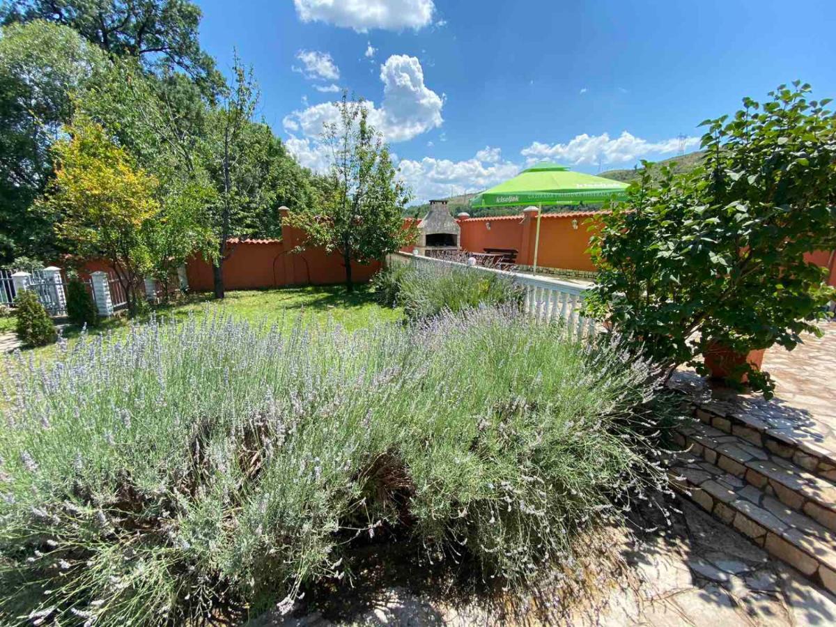 Private Riverside Villa Silvia Mostar Exterior foto