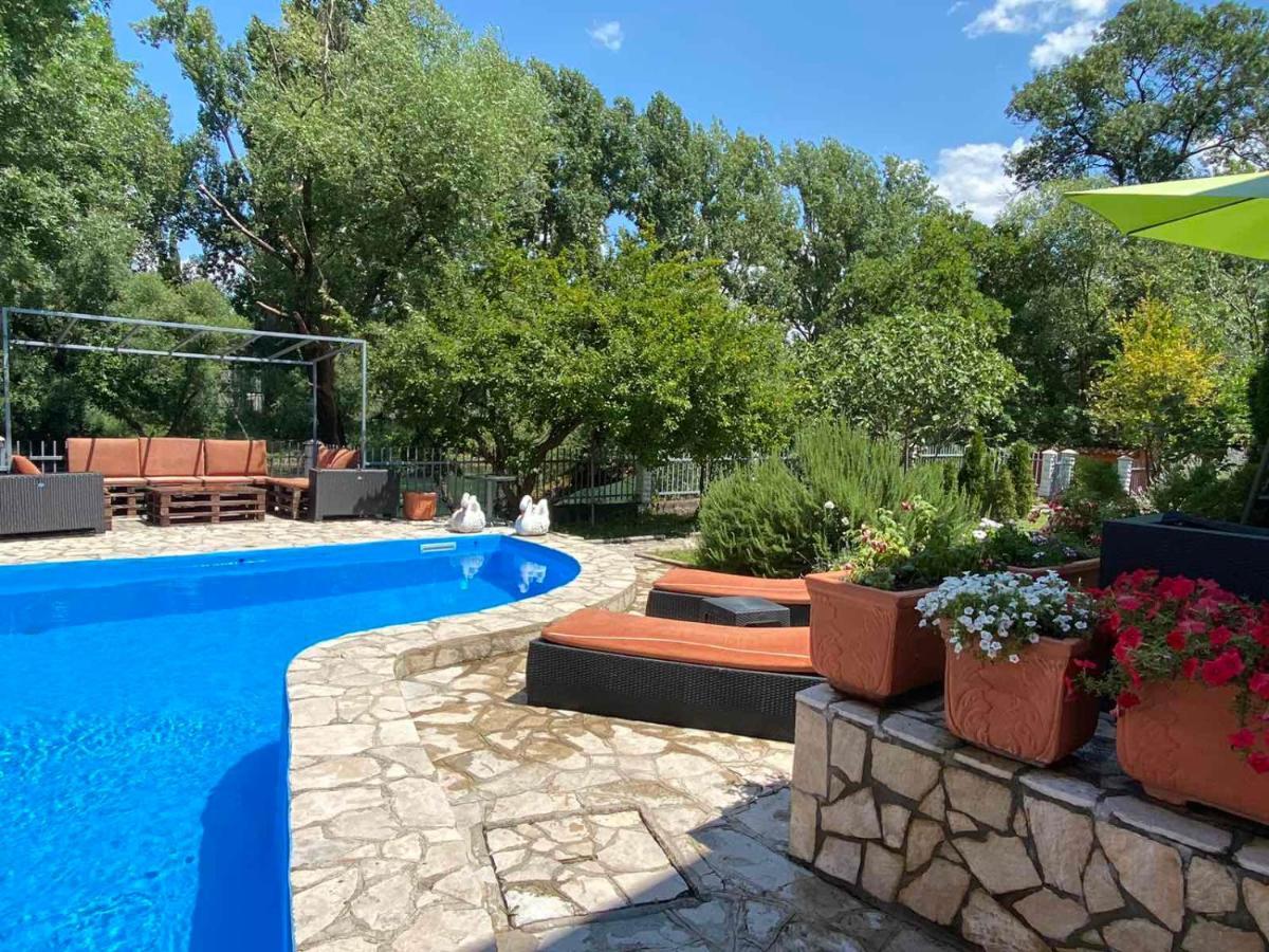 Private Riverside Villa Silvia Mostar Exterior foto
