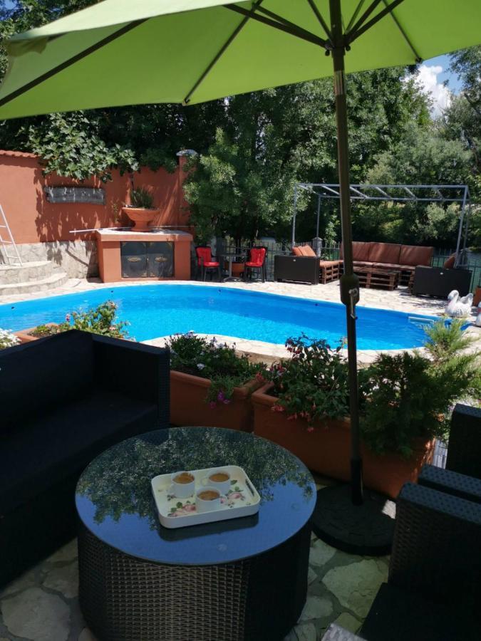 Private Riverside Villa Silvia Mostar Exterior foto