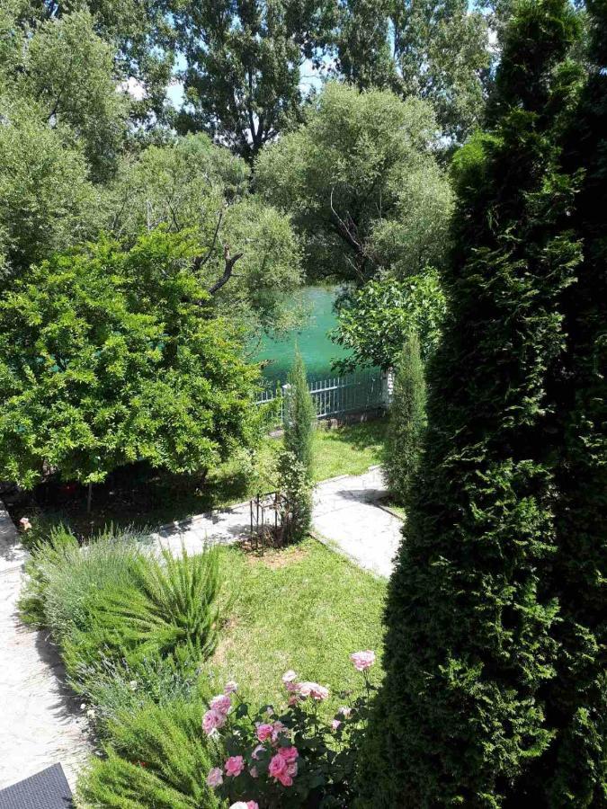 Private Riverside Villa Silvia Mostar Exterior foto